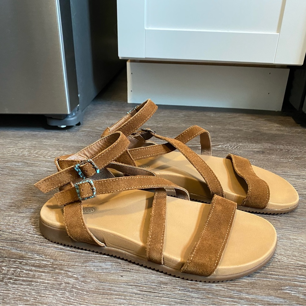 Women’s Strappy Suede Sandal